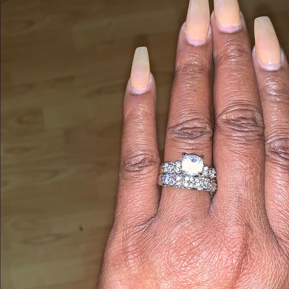 💍CZ SILVER 2 PC RING SET CAN BE WORN SEPARATELY - Picture 8 of 8